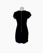 Vestido negro mini de encaje con manga corta - Banana Republic
