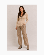 Cardigan de manga larga hueso con cuello de piel Amalfitana