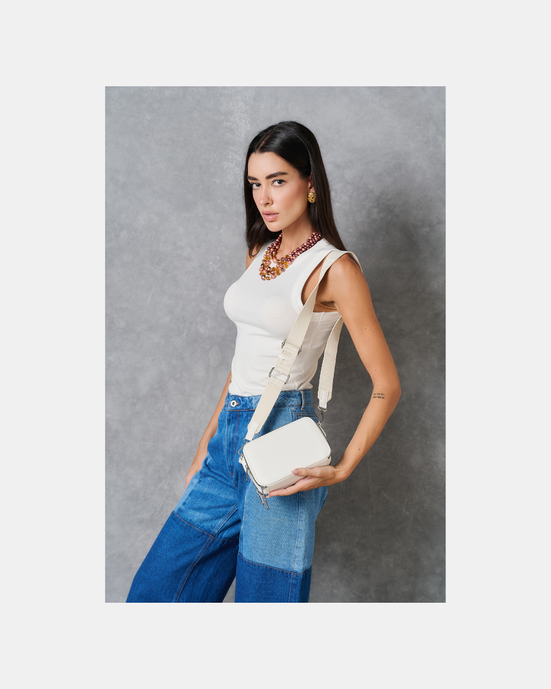 Cartera mini crossbody color hueso - Prune