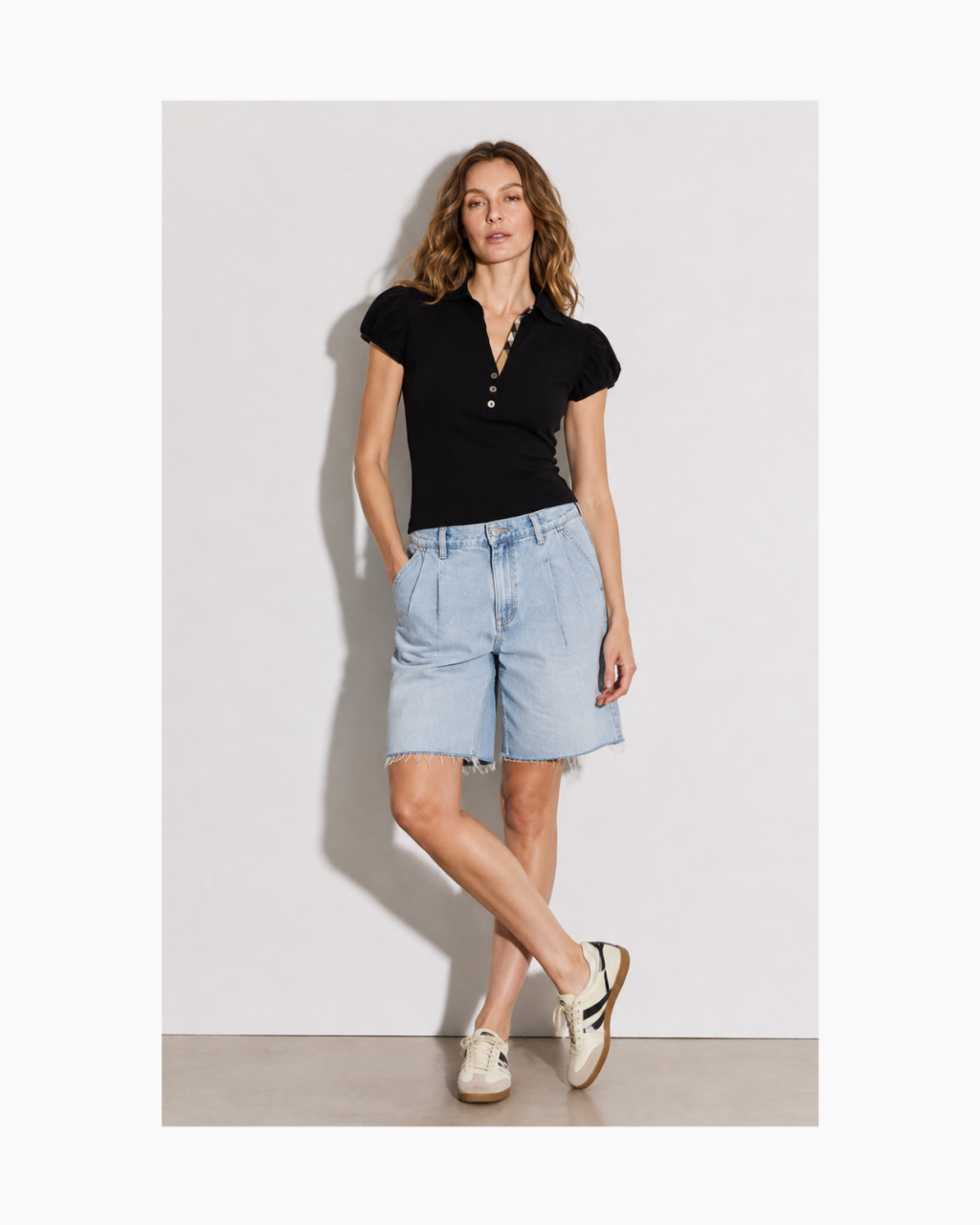 Top de manga corta de rib negro Burberry