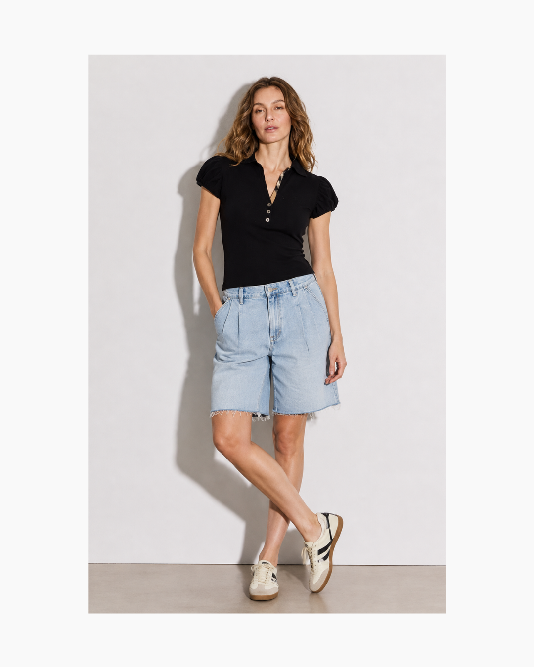 Top de manga corta de rib negro Burberry
