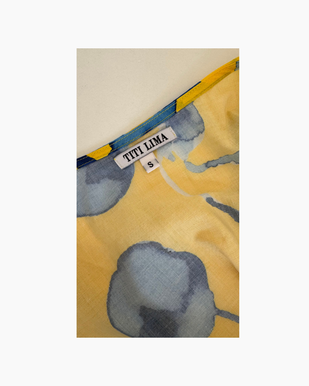 Maxiestido floreado manga corta azul y amarillo - Titi Lima