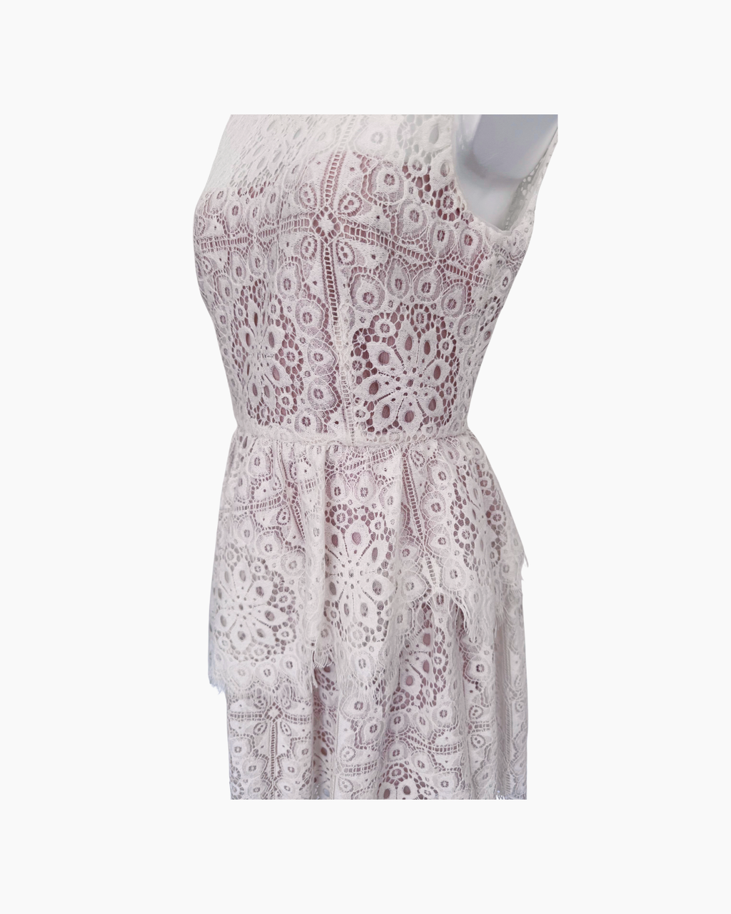 Vestido encaje sin mangas blanco - BCBG