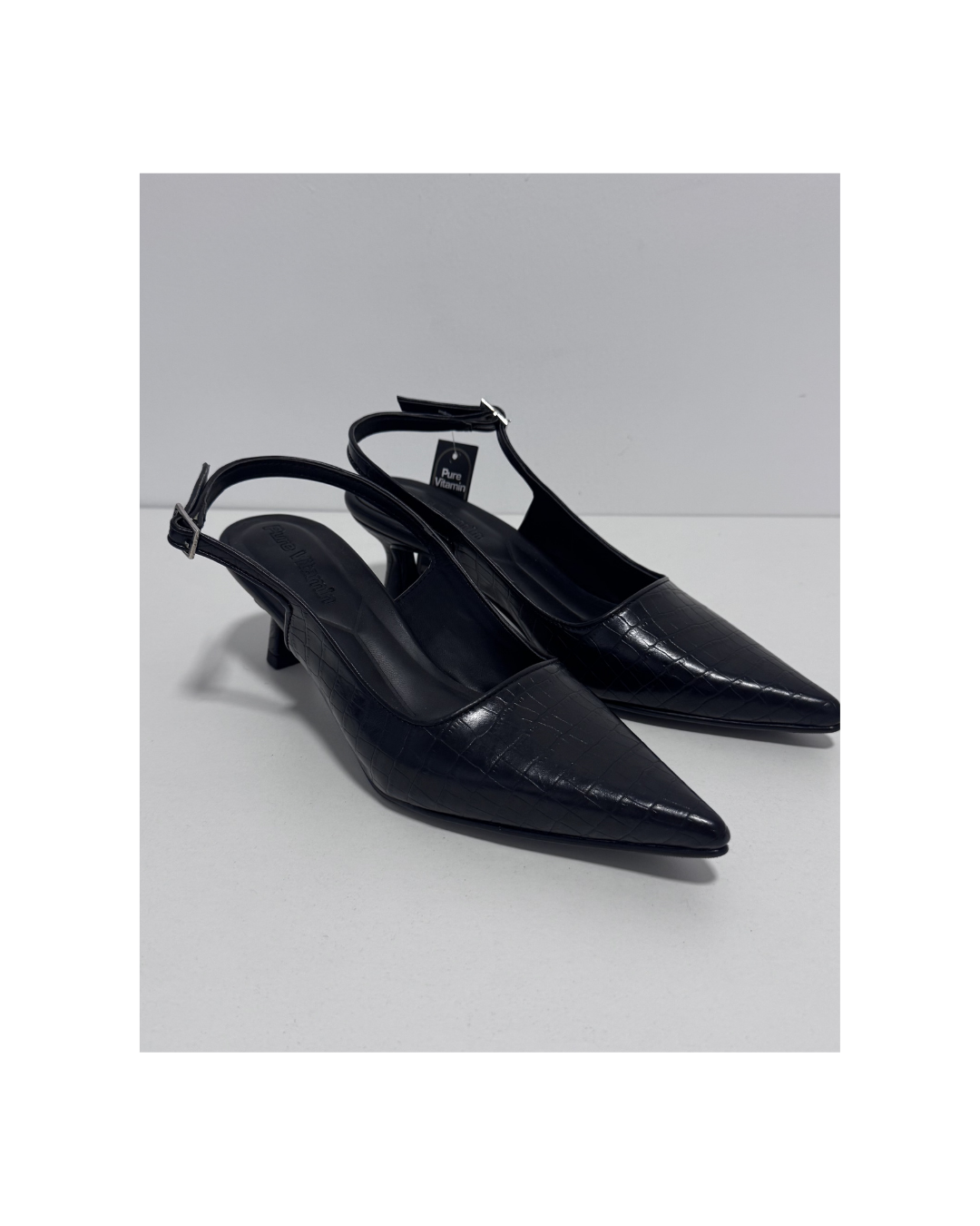 Zapatos sinteticos negros - Pure Vitamin